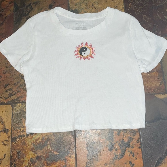 Yin Yang crop top - Picture 1 of 3